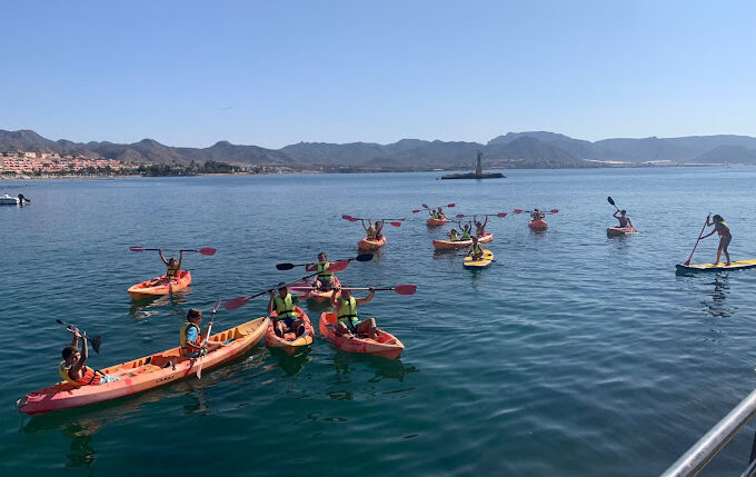 kayak-puerto-mazarron-gente-3-murcia-fiesta