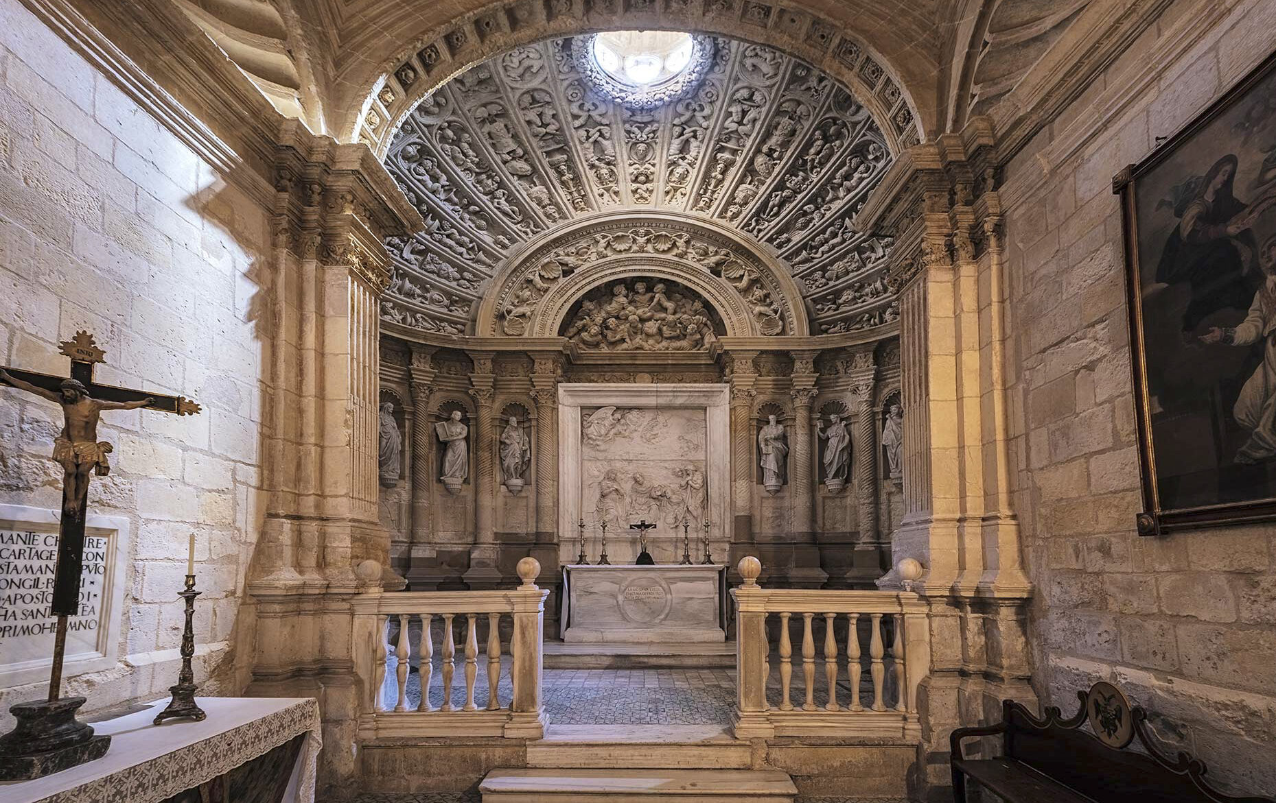 SERIE RELIQUIAS. CATEDRAL DE MURCIA. CAPILLA DE GIL RODRÍGUEZ DE JUNTERÓN
La conocida como capilla de Junterones es una de las más valoradas y apreciada del Renacimiento Español.