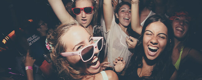 Dónde Salir de Fiesta en Murcia: Guía de Zonas y Discotecas Top